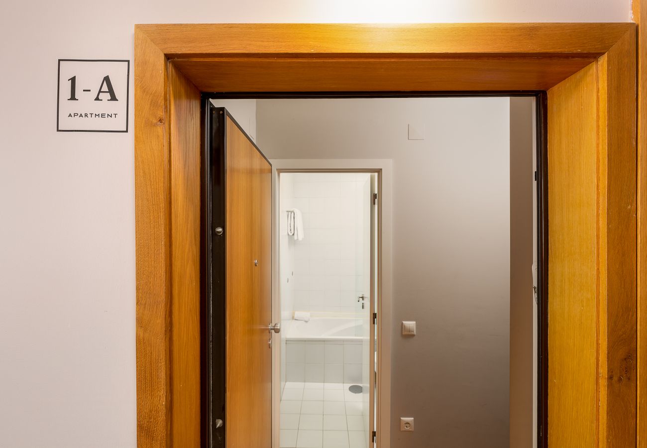 Apartment in Porto - YOUROPO - Clérigos 1A