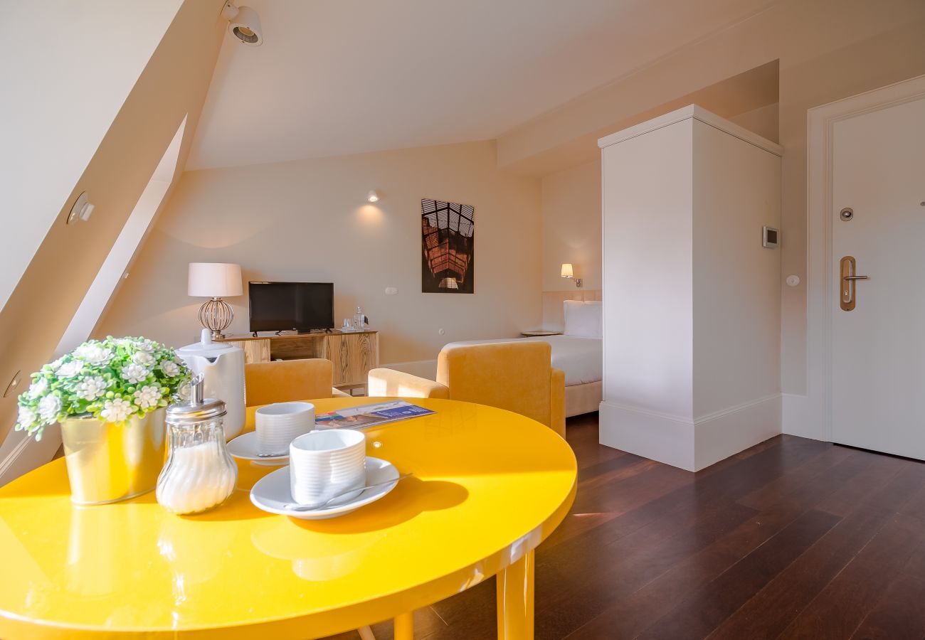 Studio in Porto - YOUROPO - Market 4C