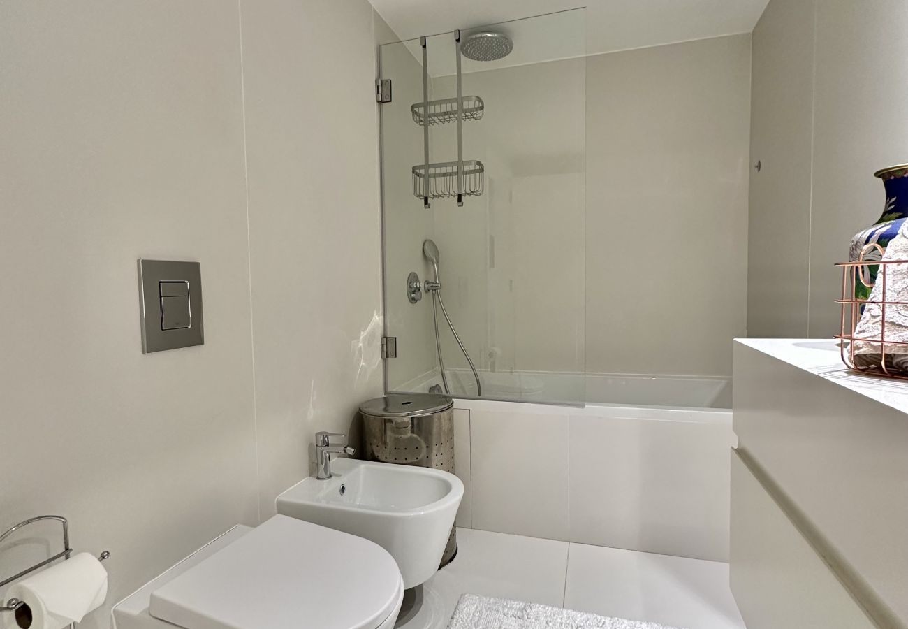 Apartment in Porto - Z - Premium Bolhão Market Residence 1D